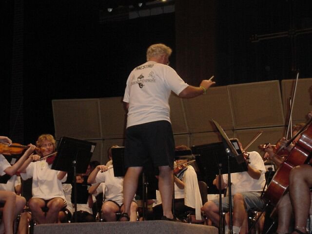 Maestro Thorson conducts